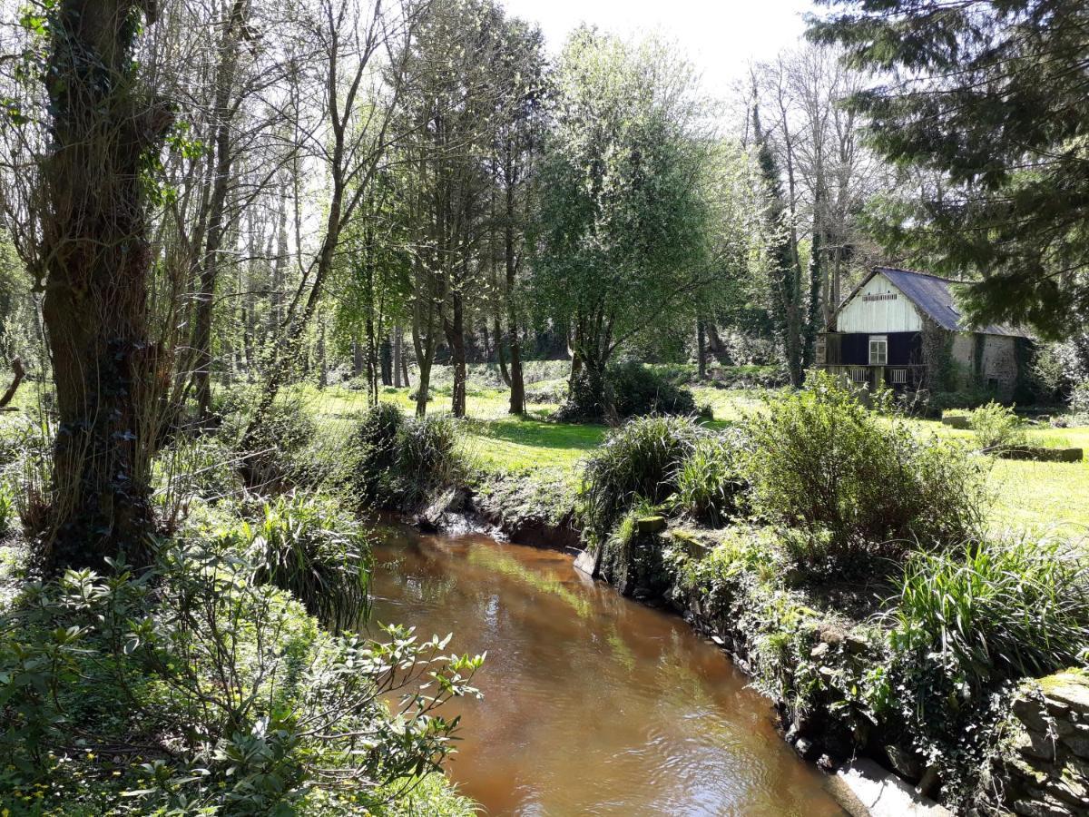 Le Vieux Moulin Bed & Breakfast Goudelin Luaran gambar