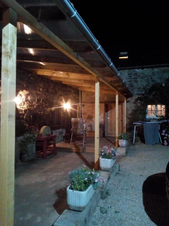 Le Vieux Moulin Bed & Breakfast Goudelin Luaran gambar