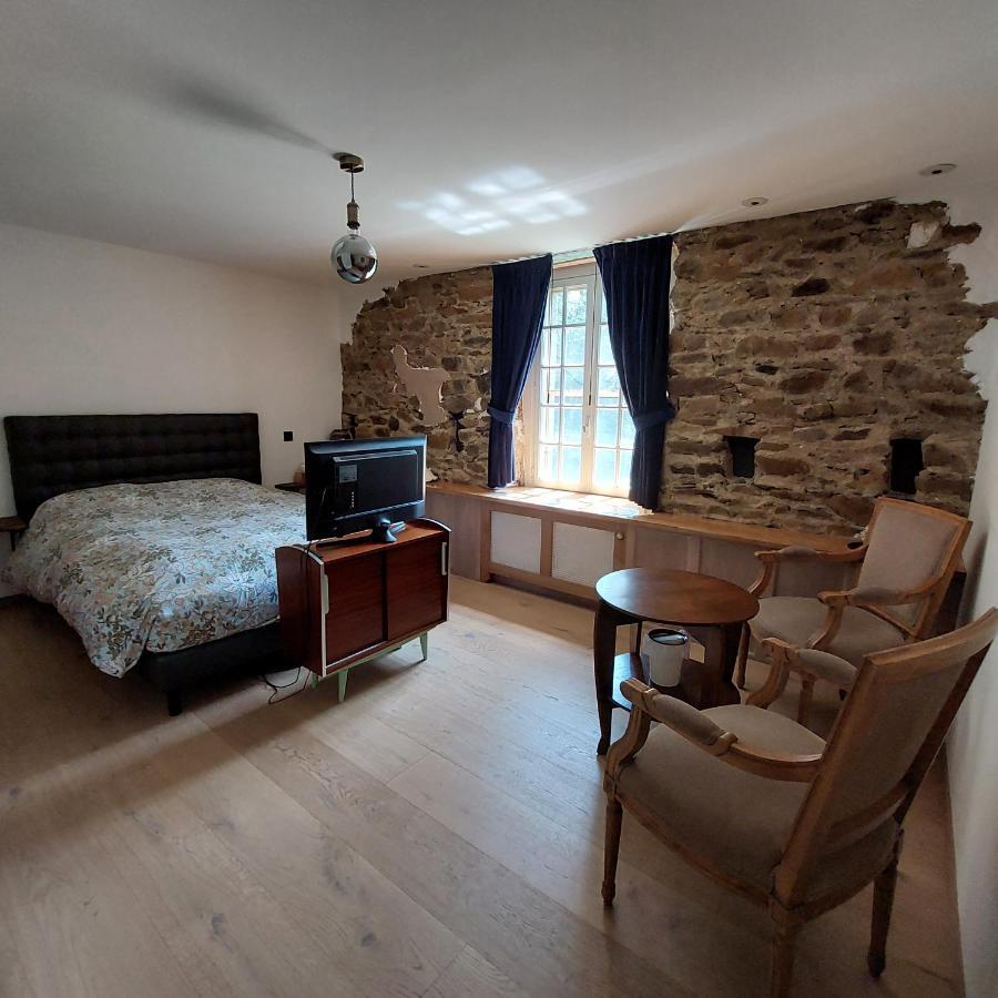 Le Vieux Moulin Bed & Breakfast Goudelin Luaran gambar