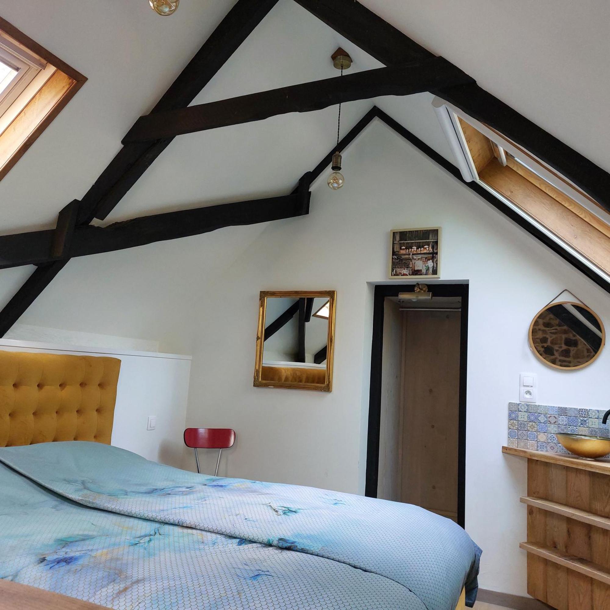 Le Vieux Moulin Bed & Breakfast Goudelin Bilik gambar