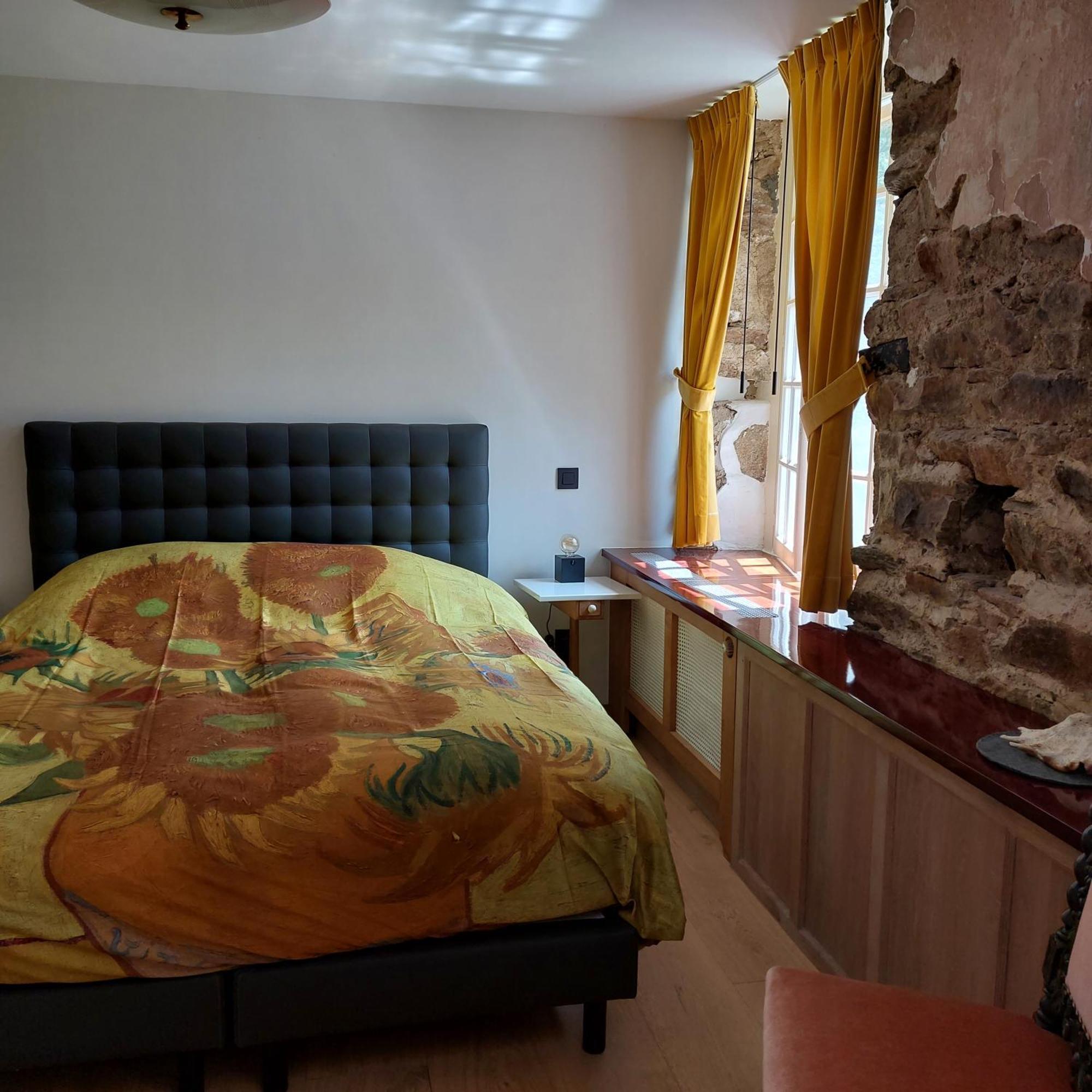 Le Vieux Moulin Bed & Breakfast Goudelin Bilik gambar