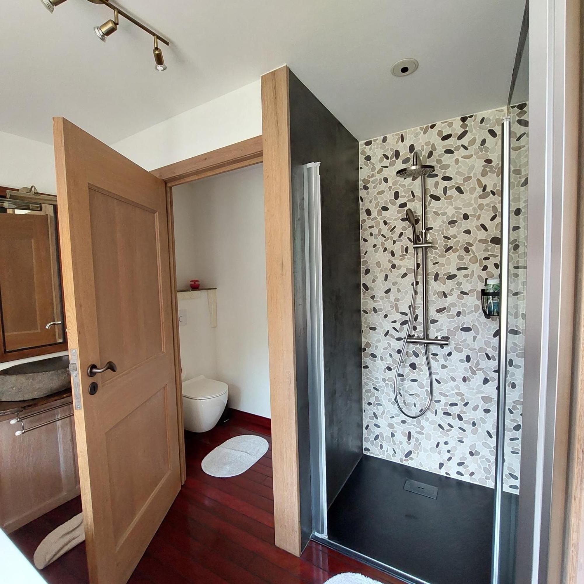 Le Vieux Moulin Bed & Breakfast Goudelin Bilik gambar